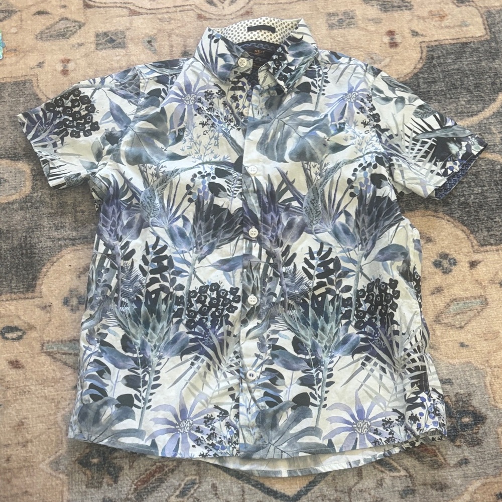 Boys Short Sleeve Floral Button-Up Shirt - Blue/Gray, like new size 8